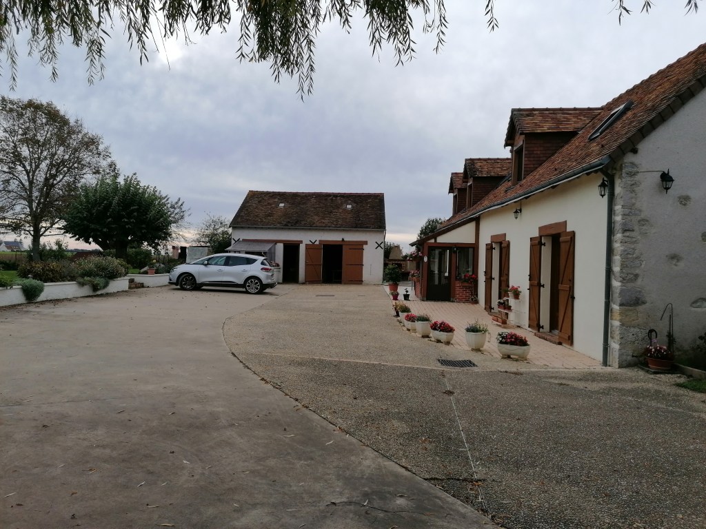 Parking fermé et sécurisé chambre d'hôtes Vendôme
